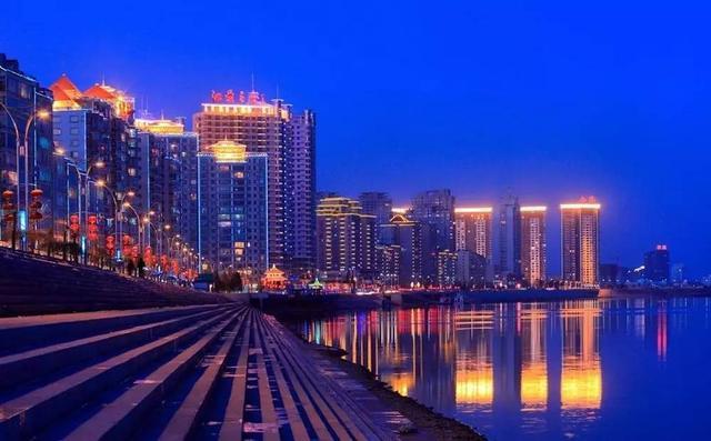 丹东，友谊纽带下的温馨日常